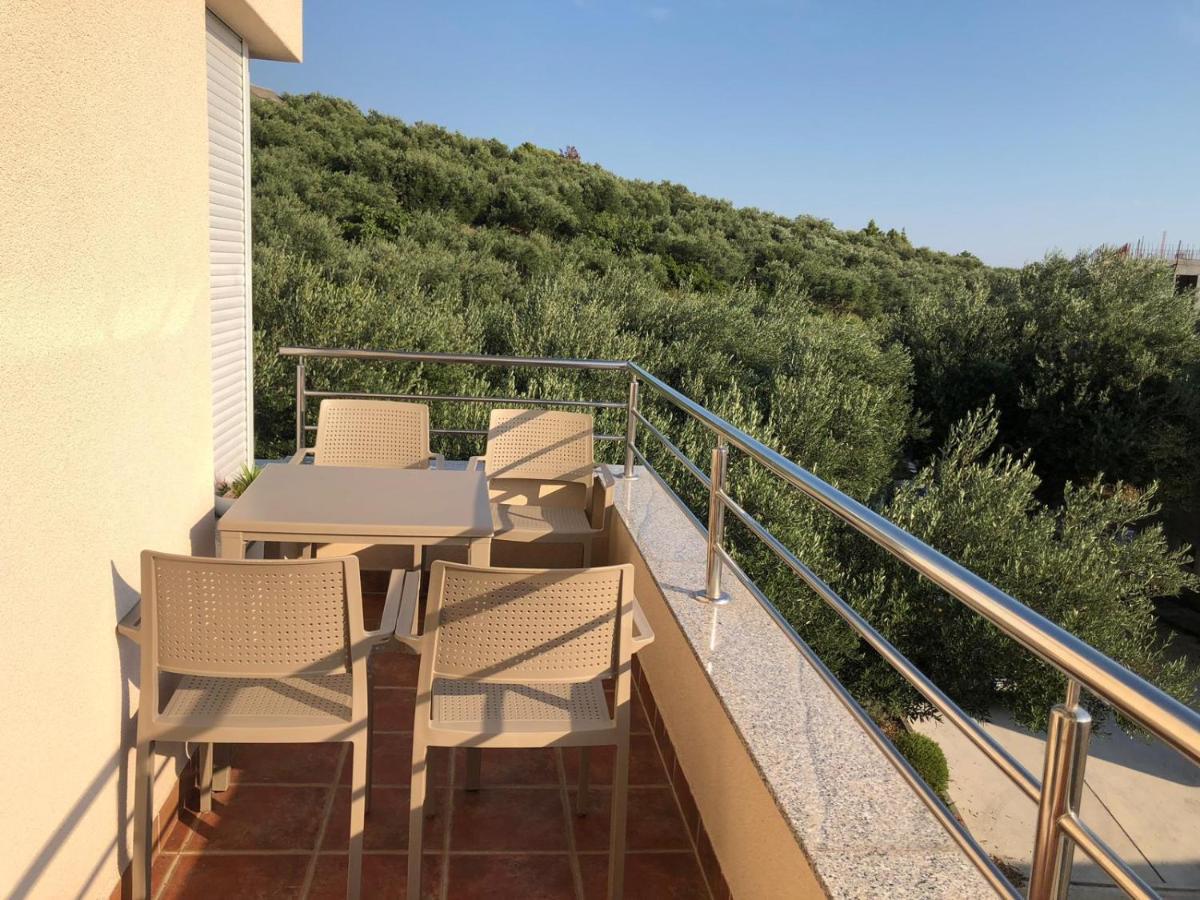 Villa Jurisic Tučepi Buitenkant foto